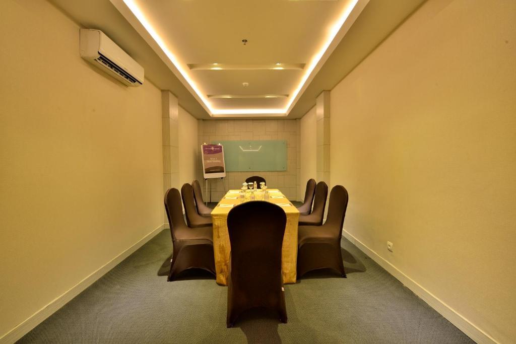Tjokro Hotel Pekanbaru Luaran gambar